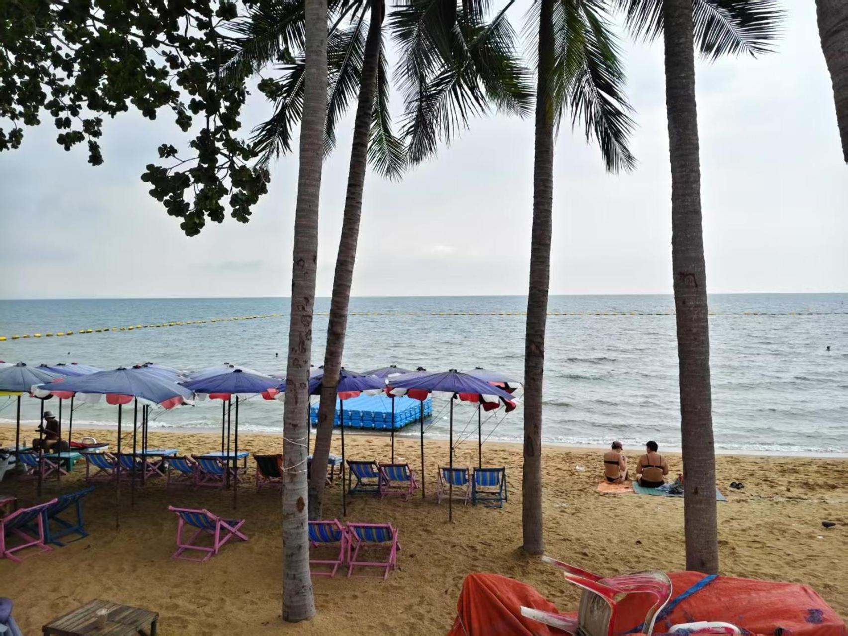 Sun Sky Resort Near Beach หาดจอมเทียน ภายนอก รูปภาพ